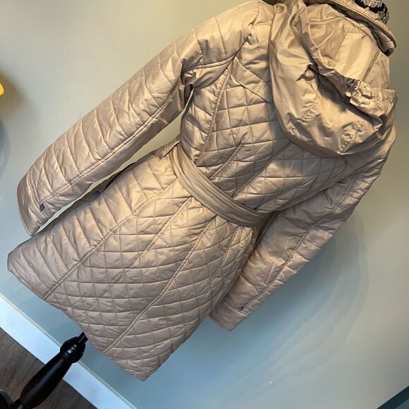 NOVELTI Quilted Jacket NEW - Picture 3 of 7
